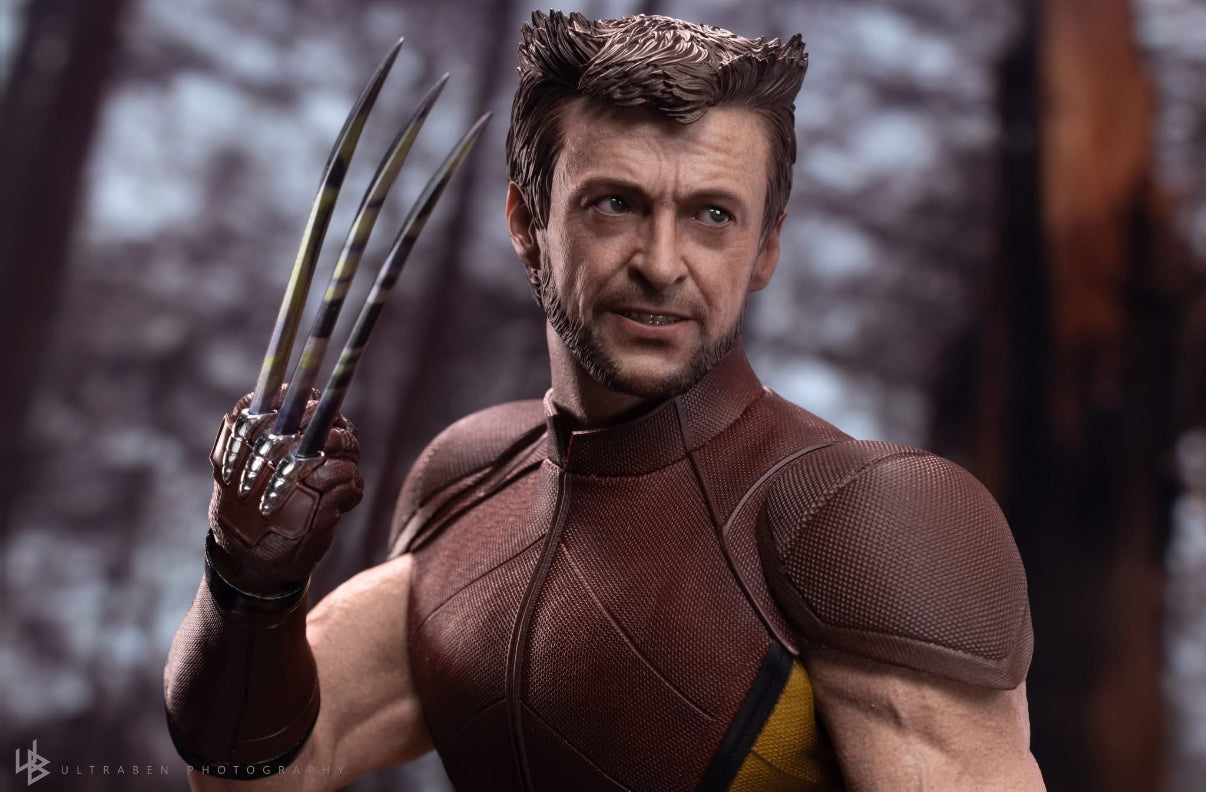 READY🔥Hot Toys MMS831 Deadpool & Wolverine 1/6th scale Wolverine (Classic Brown and Tan) Collectible Figure [Hot Toys Exclusive]