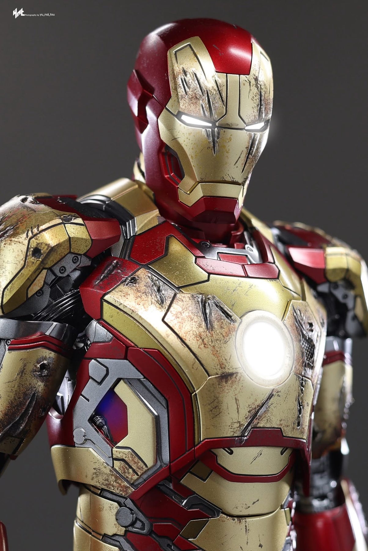 READY🔥Hot Toys MMS759D66B Marvel Ironman 3 Ironman Mark 42 (2.0) 1/6 Scale Collectible Figure (Deluxe Version) Special Edition