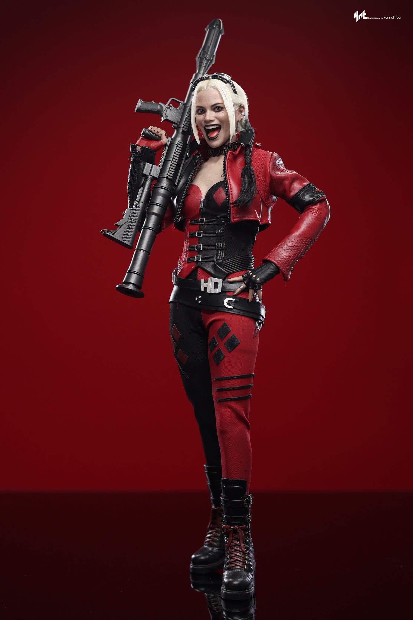 READY🔥Hot Toys MMS773AE The Suicide Squad 1/6th scale Harley Quinn Collectible Figure (Artisan Edition)