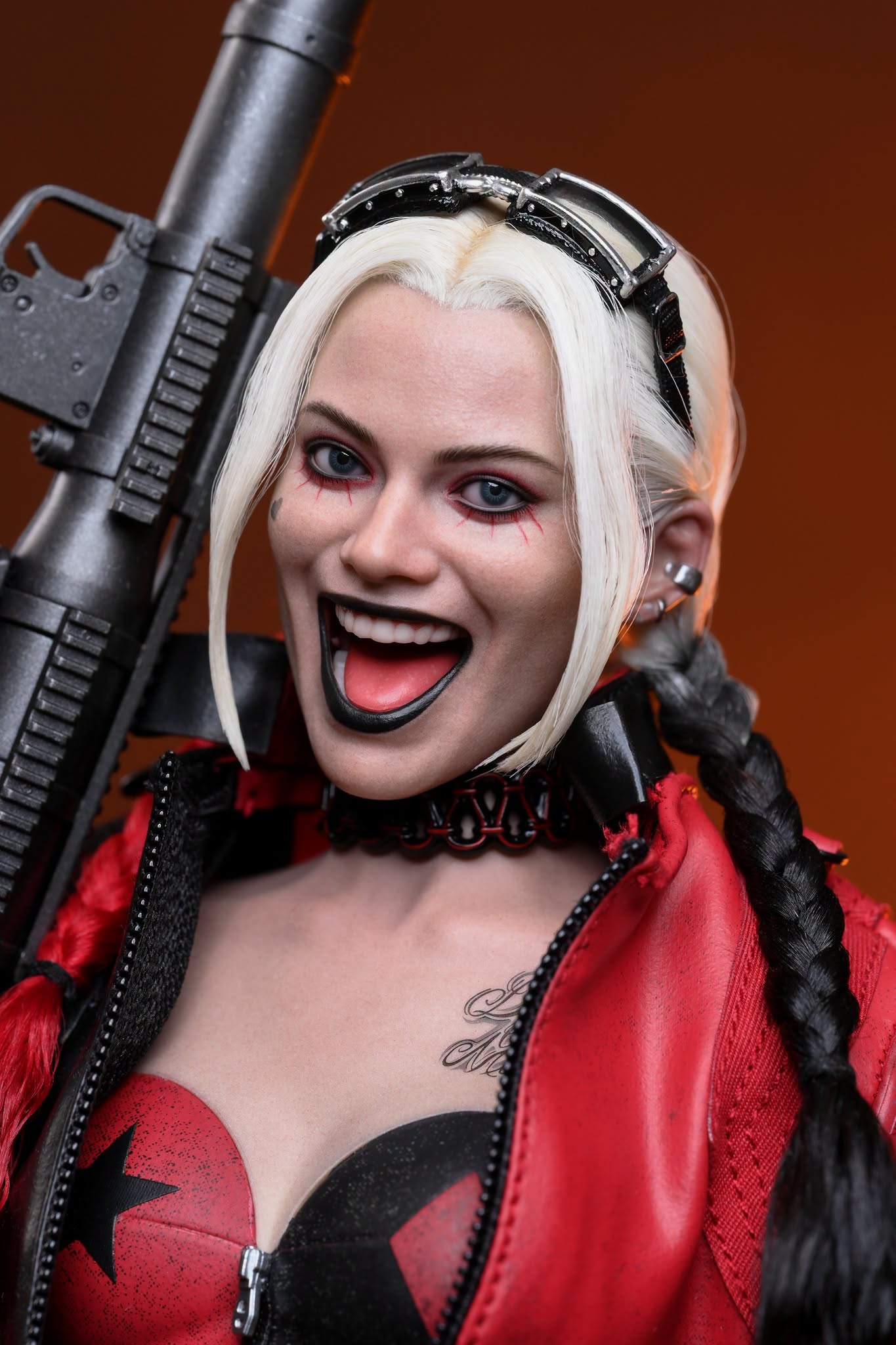 READY🔥Hot Toys MMS773AE The Suicide Squad 1/6th scale Harley Quinn Collectible Figure (Artisan Edition)