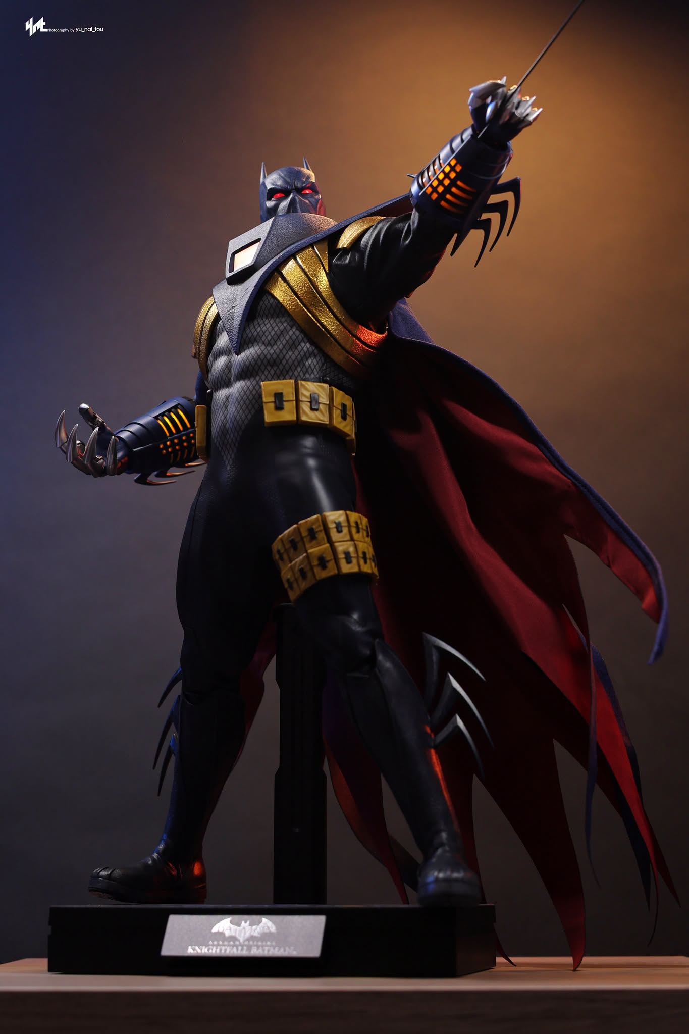READY🔥Hot Toys VGM74 Batman: Arkham Origins 1/6th scale Knightfall Batman Collectible Figure