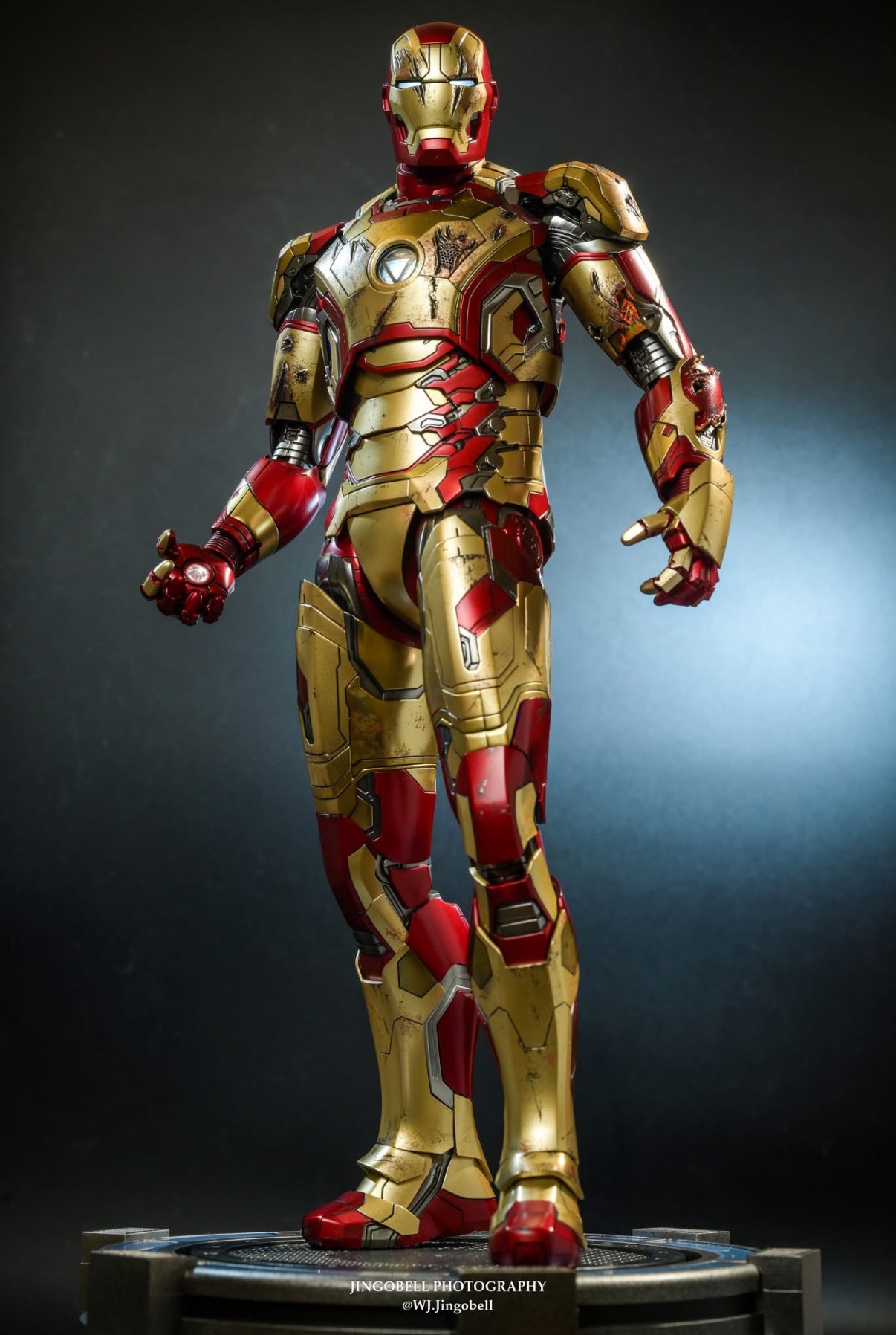 READY🔥Hot Toys MMS759D66B Marvel Ironman 3 Ironman Mark 42 (2.0) 1/6 Scale Collectible Figure (Deluxe Version) Special Edition