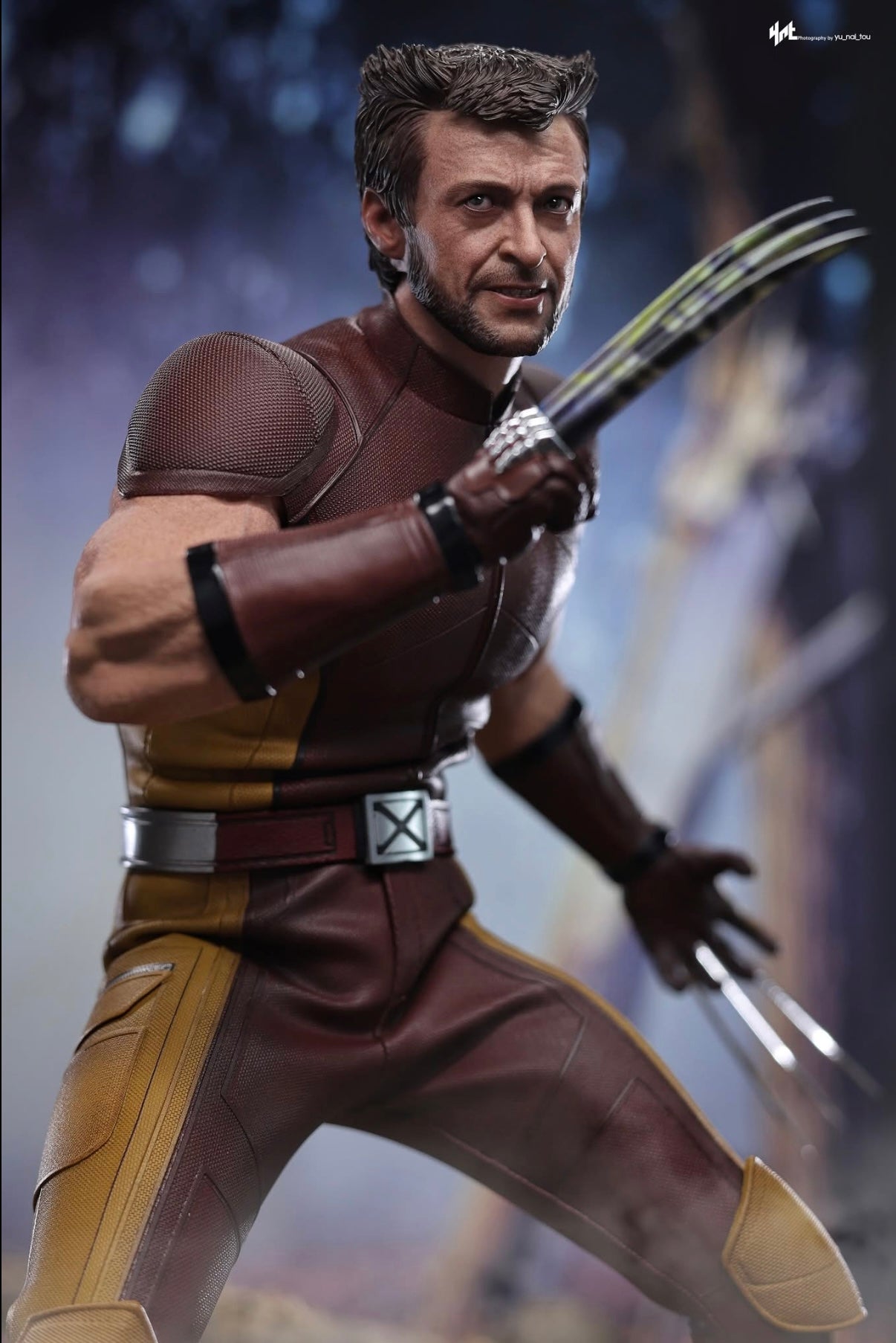 READY🔥Hot Toys MMS831 Deadpool & Wolverine 1/6th scale Wolverine (Classic Brown and Tan) Collectible Figure [Hot Toys Exclusive]