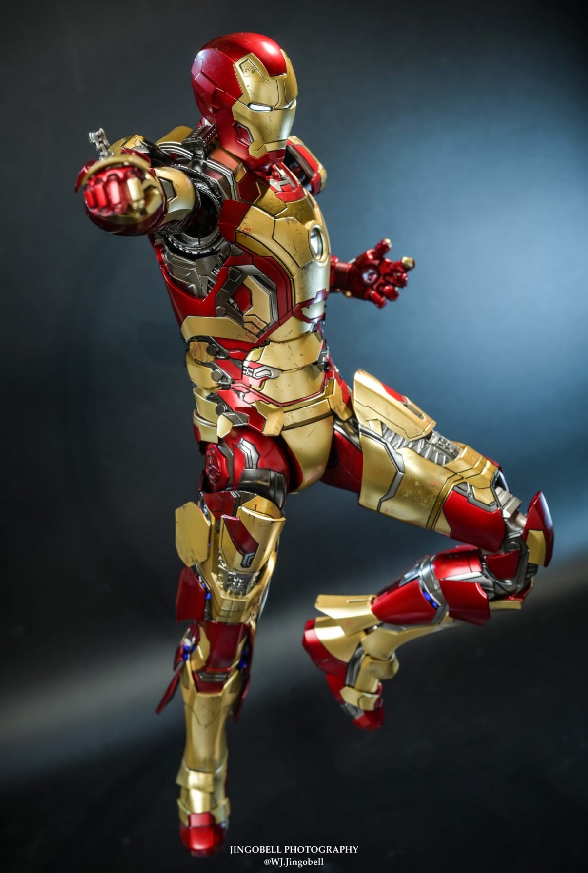READY🔥Hot Toys MMS759D66B Marvel Ironman 3 Ironman Mark 42 (2.0) 1/6 Scale Collectible Figure (Deluxe Version) Special Edition