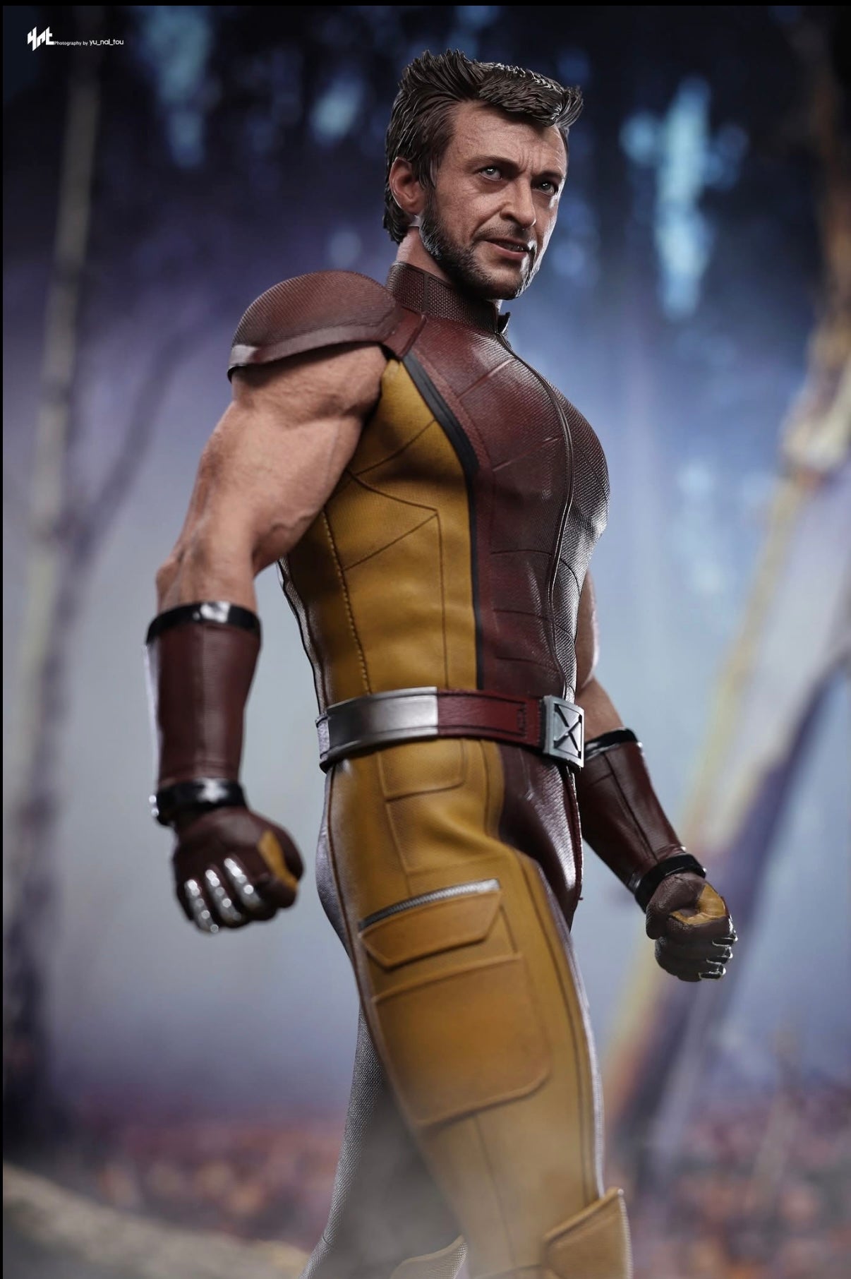 READY🔥Hot Toys MMS831 Deadpool & Wolverine 1/6th scale Wolverine (Classic Brown and Tan) Collectible Figure [Hot Toys Exclusive]