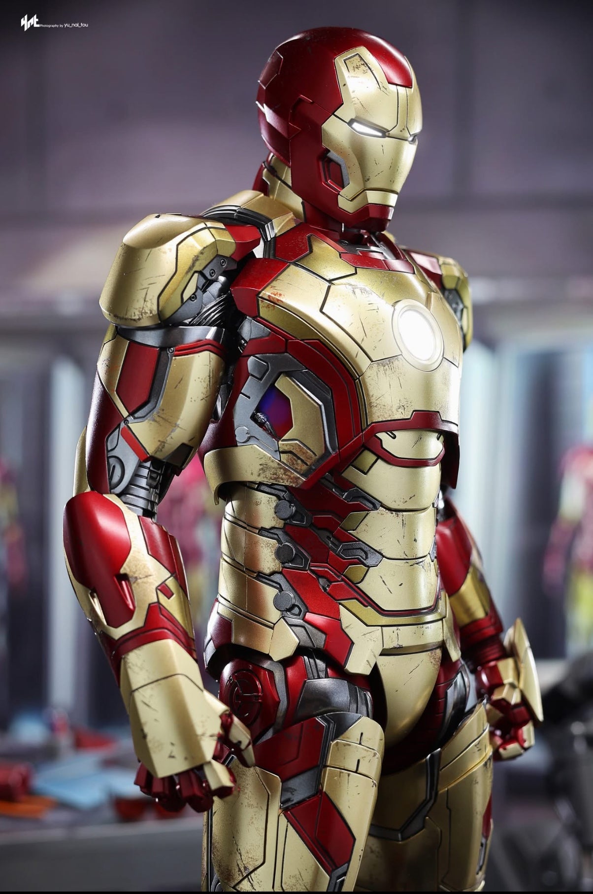 READY🔥Hot Toys MMS759D66B Marvel Ironman 3 Ironman Mark 42 (2.0) 1/6 Scale Collectible Figure (Deluxe Version) Special Edition