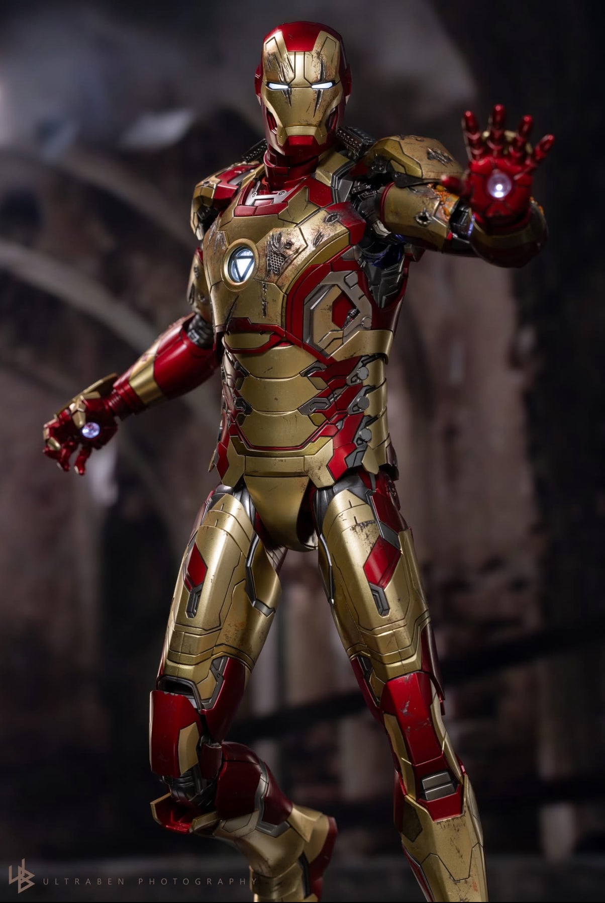 READY🔥Hot Toys MMS759D66B Marvel Ironman 3 Ironman Mark 42 (2.0) 1/6 Scale Collectible Figure (Deluxe Version) Special Edition