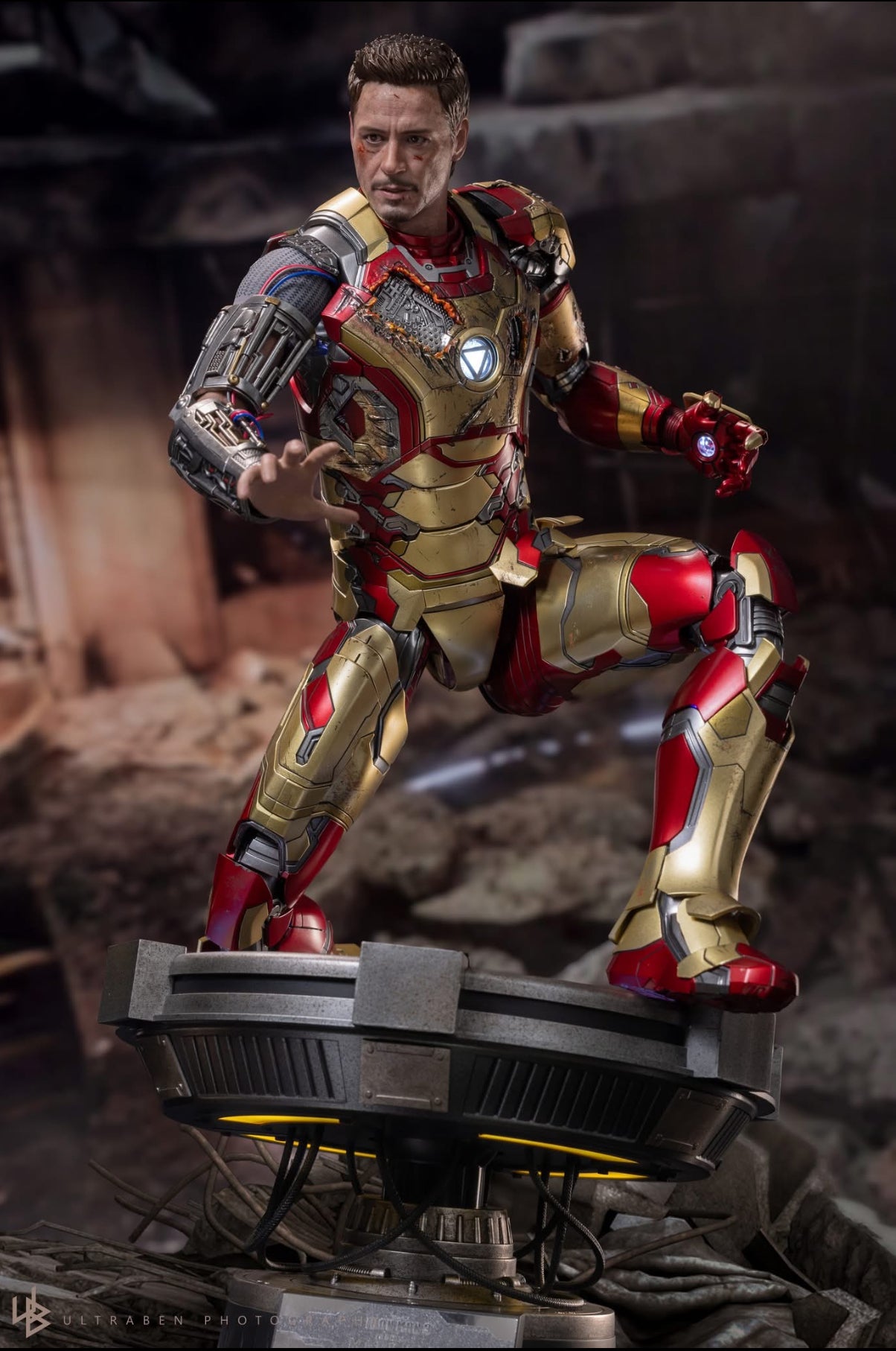 READY🔥Hot Toys MMS759D66B Marvel Ironman 3 Ironman Mark 42 (2.0) 1/6 Scale Collectible Figure (Deluxe Version) Special Edition