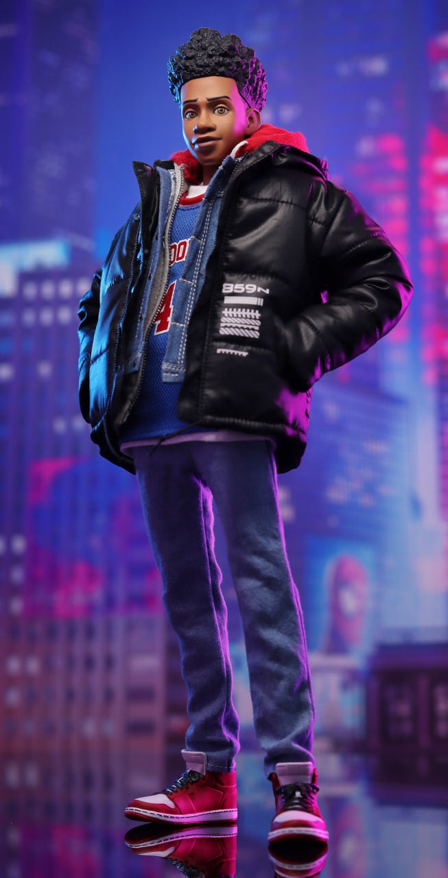 READY🔥Hot Toys MMS710B Spider-man: Across The Spiderverse – Miles Morales 1/6 Scale Collectible Figure (Rebel Base Exclusive)