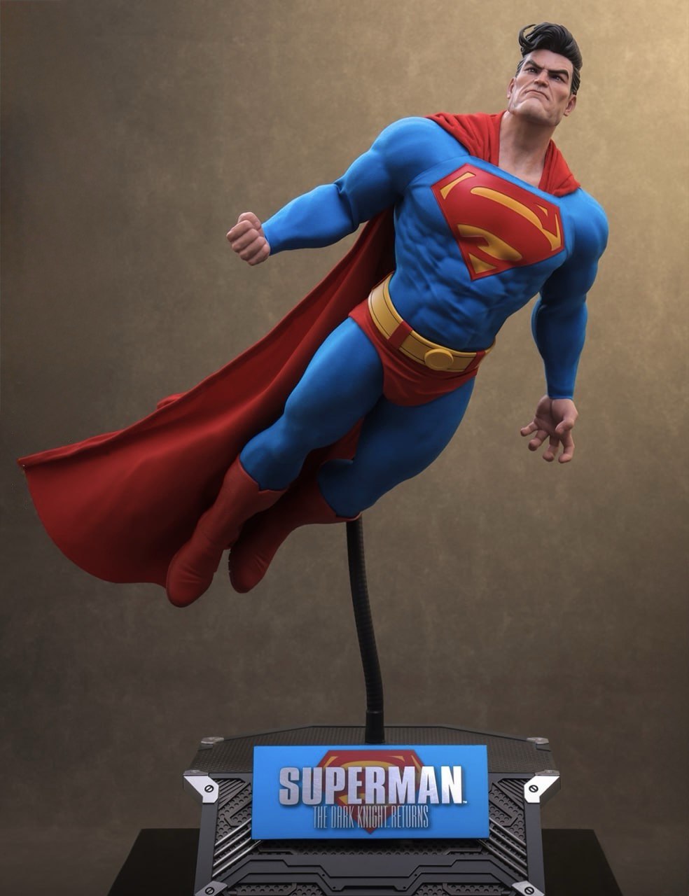 Preorder🔥Hot Toys CMS032 Batman: The Dark Knight Returns - 1/6th scale Superman Collectible Figure