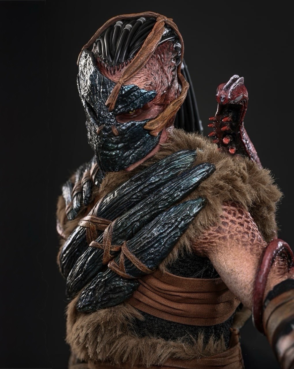 Preorder🔥Hot Toys MMS873 Predator: Badlands Dek (Bone Bison Armor) and Bud 1/6th scale Collectible Set