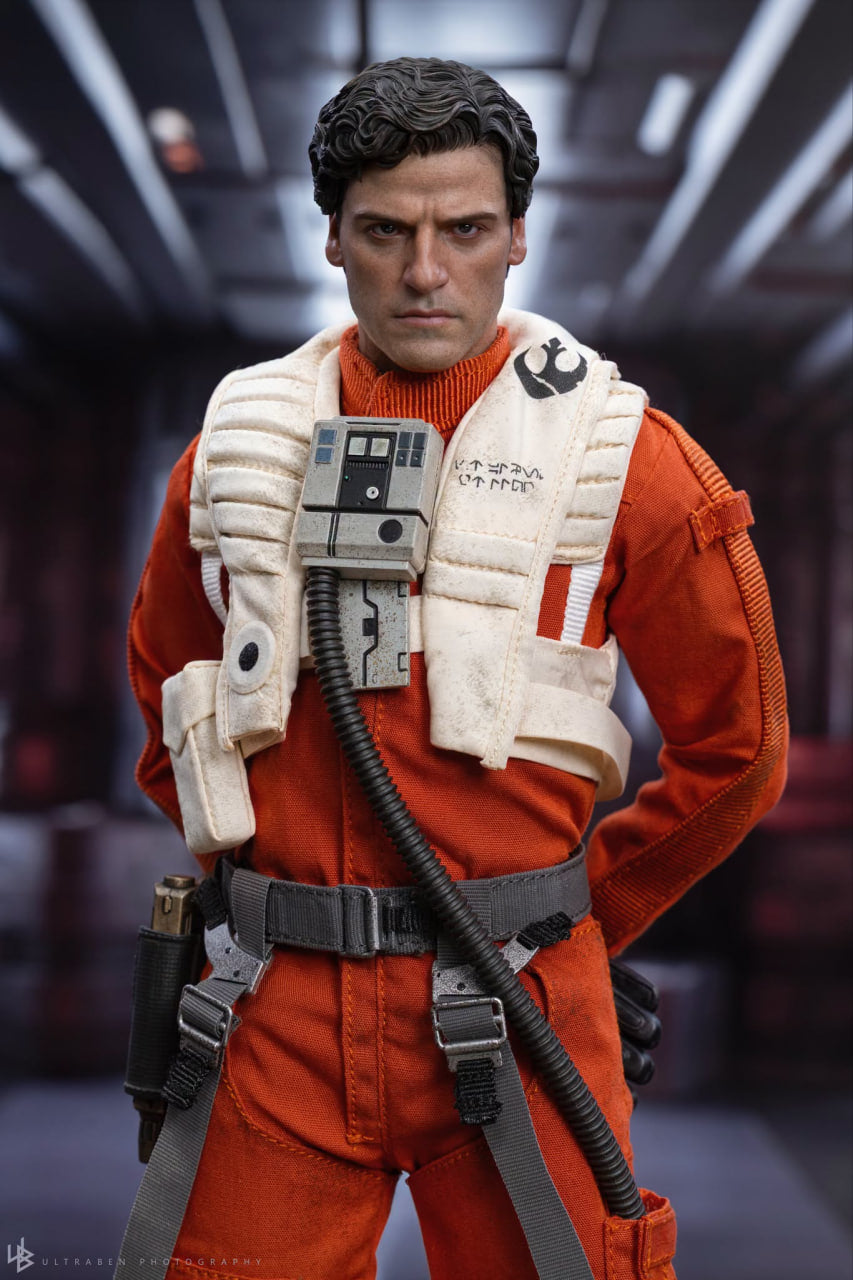 READY🔥Hot Toys MMS806 Star Wars The Force Awakens 1/6th scale Poe Dameron Collectible Figure