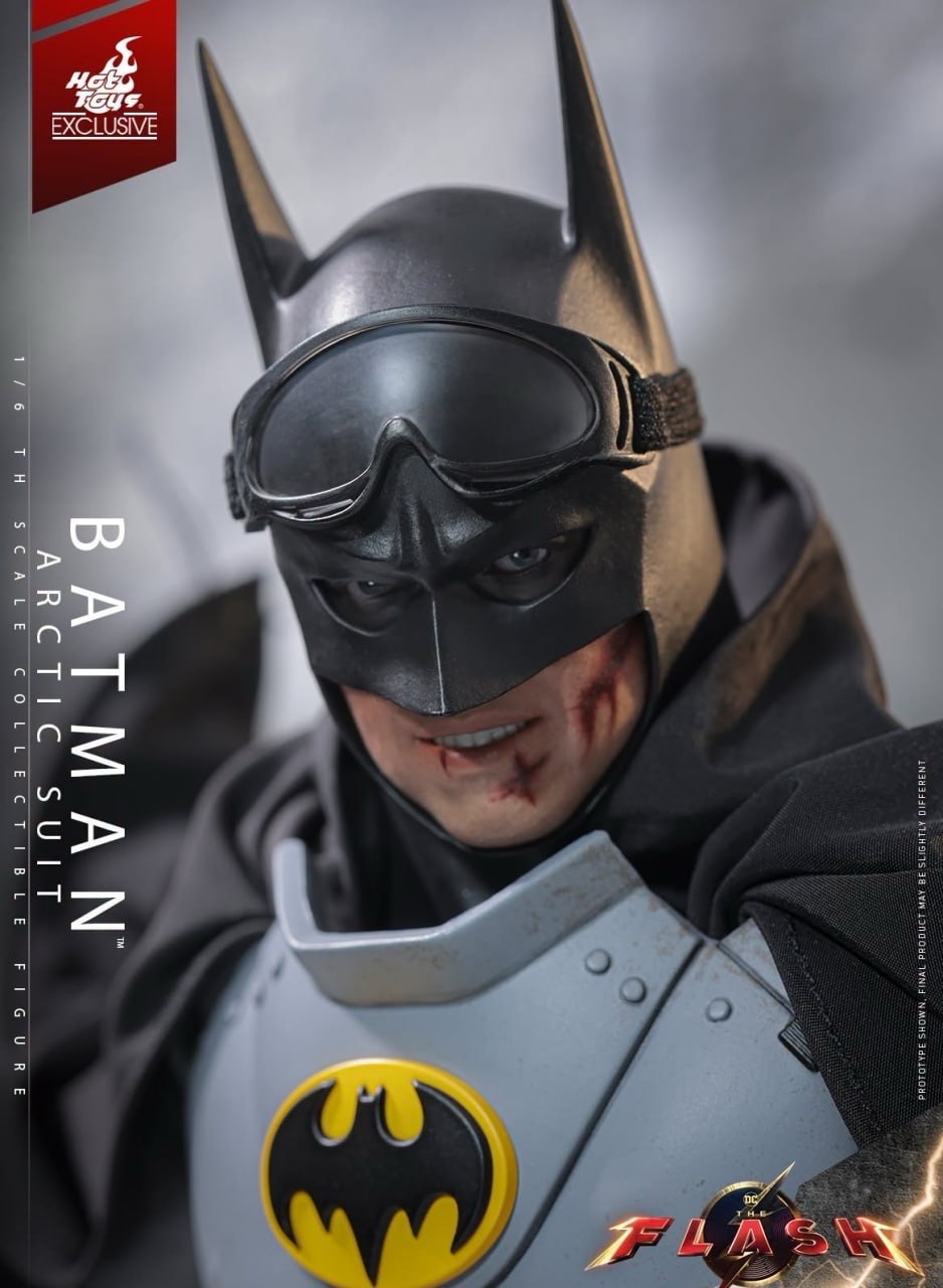 READY🔥Hot Toys MMS897 The Flash - Batman (Arctic Suit) 1/6th Collectible Figure [Hot Toys Exclusive]