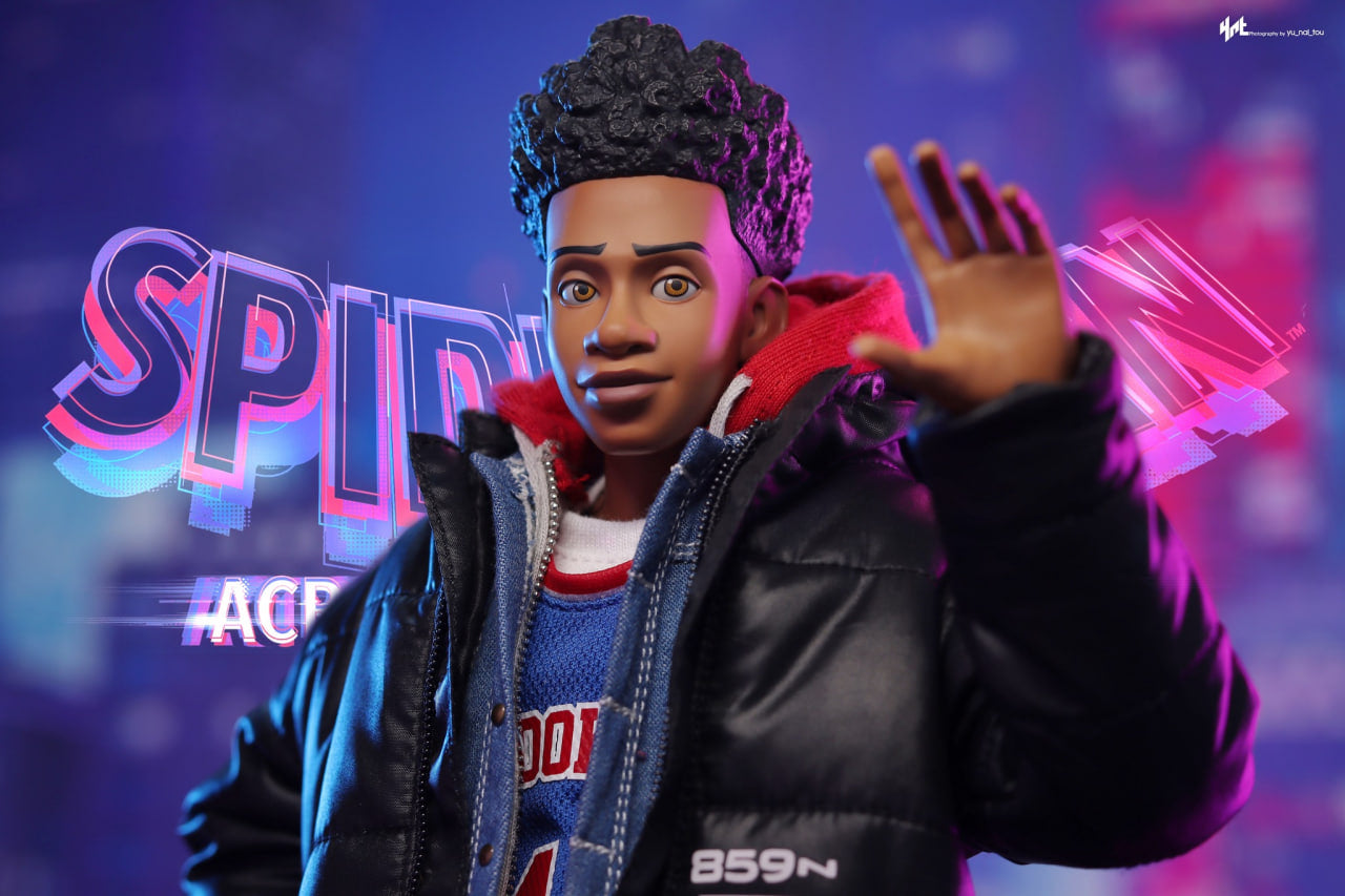 READY🔥Hot Toys MMS710B Spider-man: Across The Spiderverse – Miles Morales 1/6 Scale Collectible Figure (Rebel Base Exclusive)