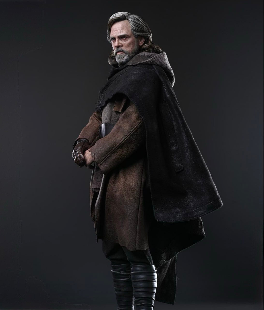 Preorder🔥Hot Toys MMS879AE Star Wars: The Last Jedi - 1/6th scale Luke Skywalker Collectible Figure (Artisan Edition) (Hot Toys Exclusive)