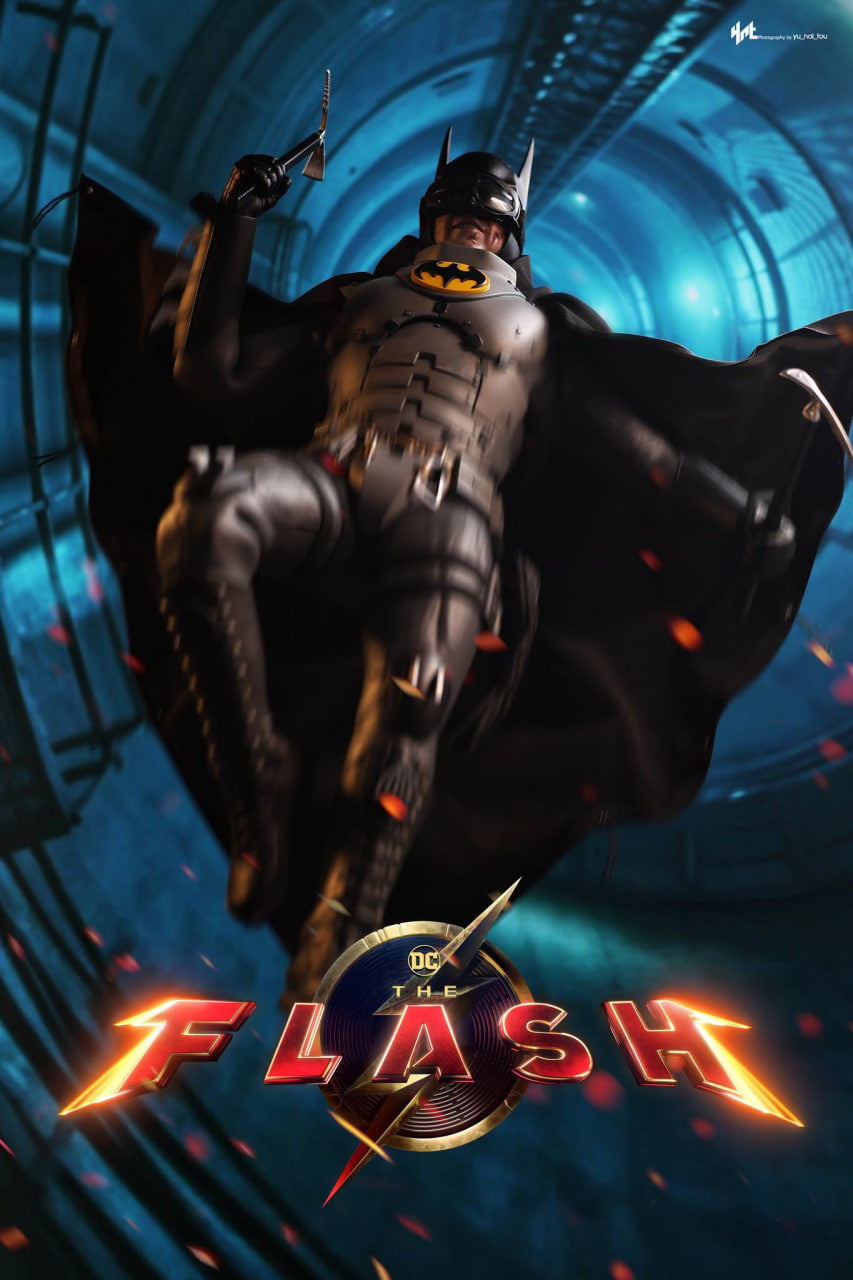 READY🔥Hot Toys MMS897 The Flash - Batman (Arctic Suit) 1/6th Collectible Figure [Hot Toys Exclusive]