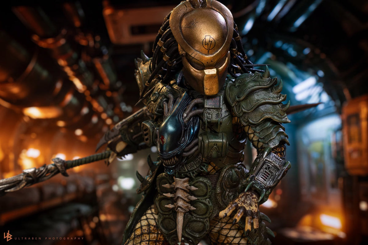 READY🔥Hot Toys CMS029B Predator 1/6th scale Broken Tusk Predator (Special Edition)