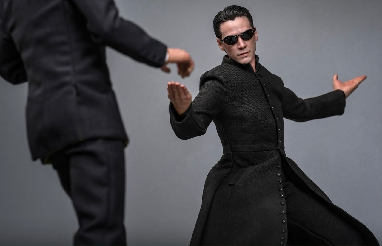 NIID Radiant II Black Matrix セット The Matrix Reloaded Neo Sixth Scale Figure – Alter Ego Comics