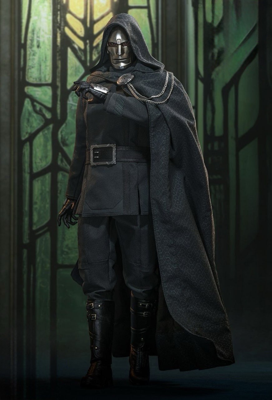 🔥Hot Toys MMS902 Avengers: Doomsday Victor Von Doom [Hot Toys Exclusive] 1/6th scale Collectible Figure