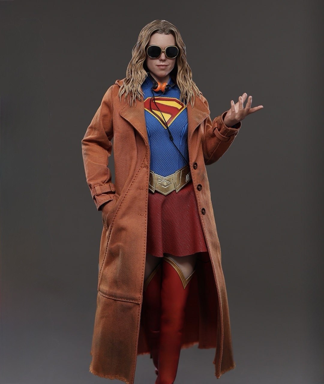 Preorder🔥Hot Toys MMS869 Supergirl - Supergirl & Krypto 1/6th scale Collectible Set