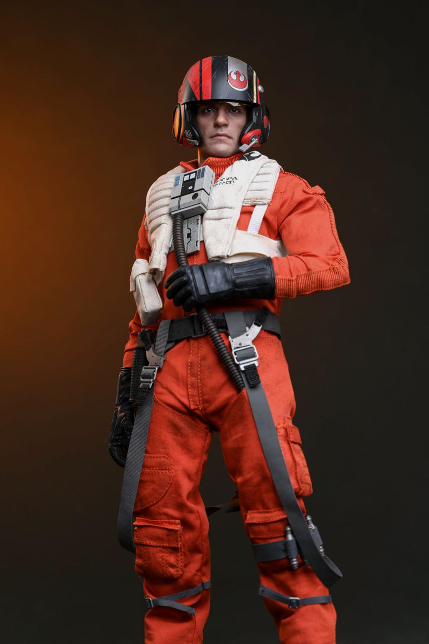 READY🔥Hot Toys MMS806 Star Wars The Force Awakens 1/6th scale Poe Dameron Collectible Figure