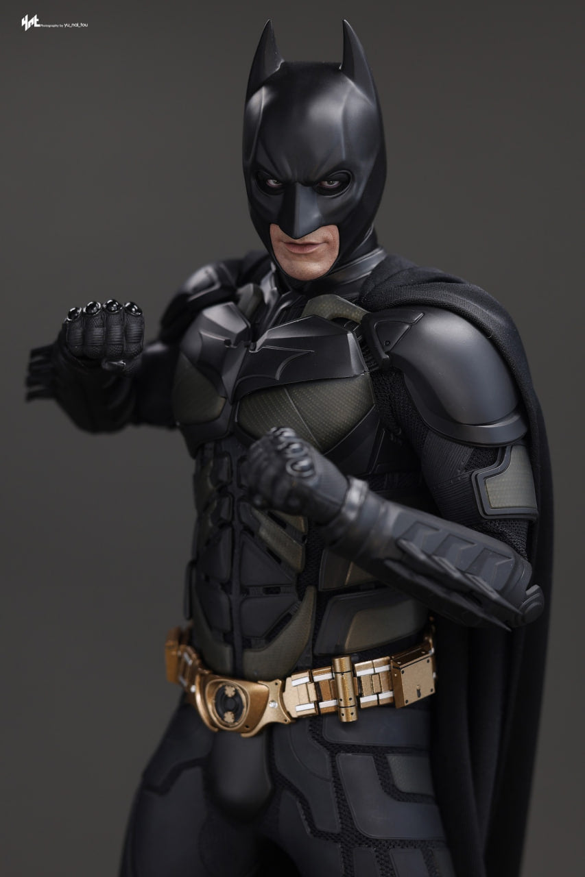 🔥Hot Toys MMS750 Batman The Dark Knight - 1/6th scale Batman Armory with Bruce Wayne (2.0) Collectible Set