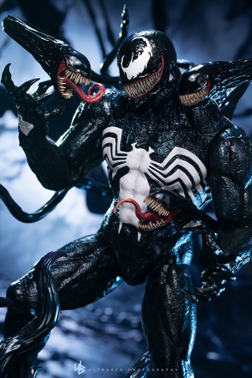 READY🔥Hot Toys CMS023 Marvel Comics Venom 1/6th Scale Collectible Figure