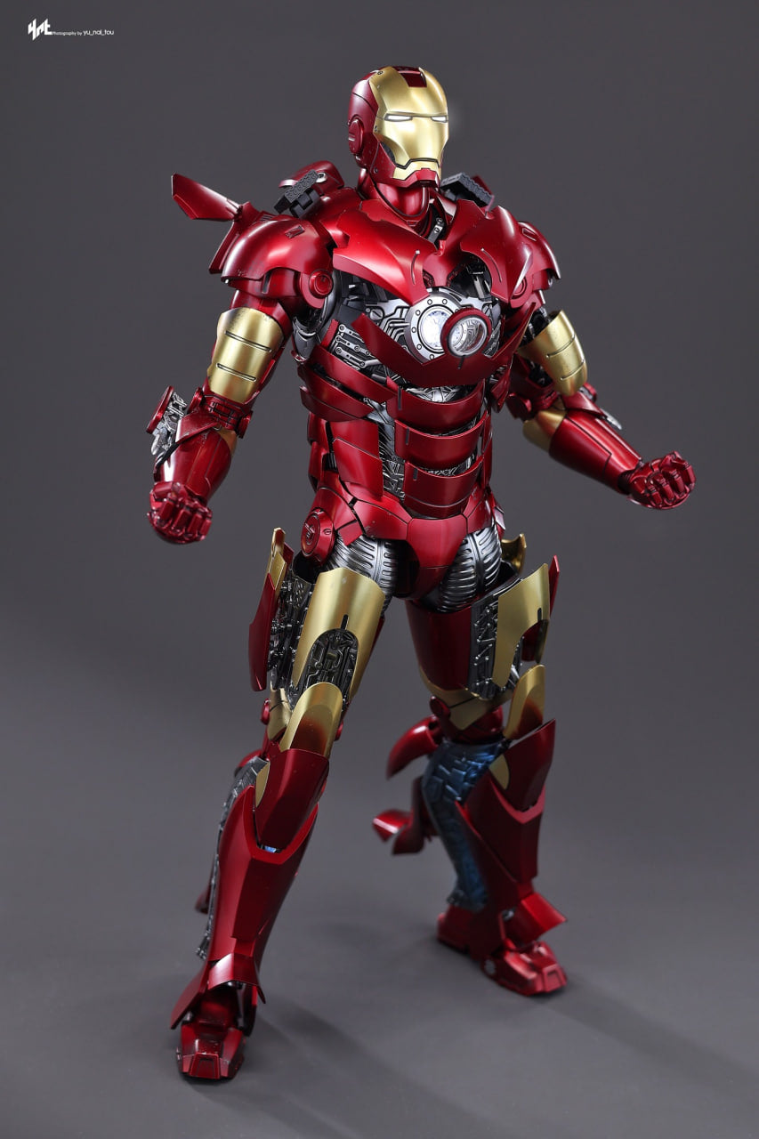 🔥Hot Toys MMS825D72B Iron Man 1/6th scale Iron Man Mark III (Armor Suit Up Version) Collectible Figure Special Edition