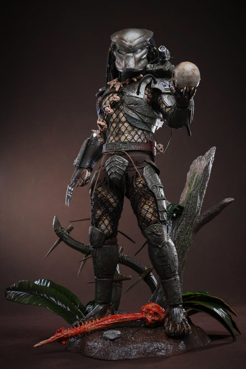 🔥Hot Toys MMS817 Predator Predator (2.0) 1/6th scale Collectible Figure (Deluxe Version)