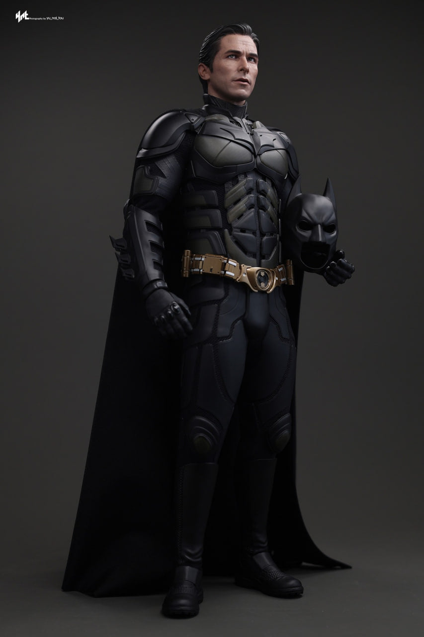 🔥Hot Toys MMS750 Batman The Dark Knight - 1/6th scale Batman Armory with Bruce Wayne (2.0) Collectible Set