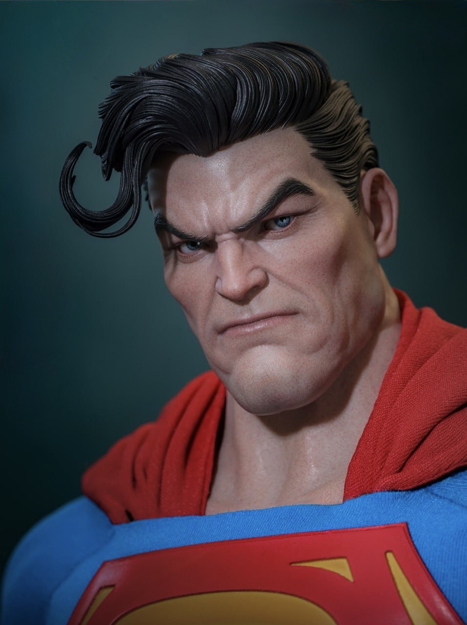 Preorder🔥Hot Toys CMS032 Batman: The Dark Knight Returns - 1/6th scale Superman Collectible Figure