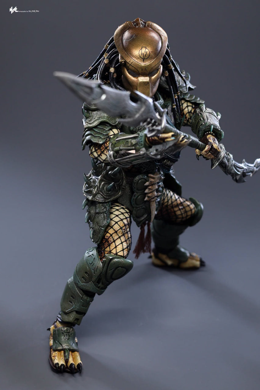 READY🔥Hot Toys CMS029B Predator 1/6th scale Broken Tusk Predator (Special Edition)