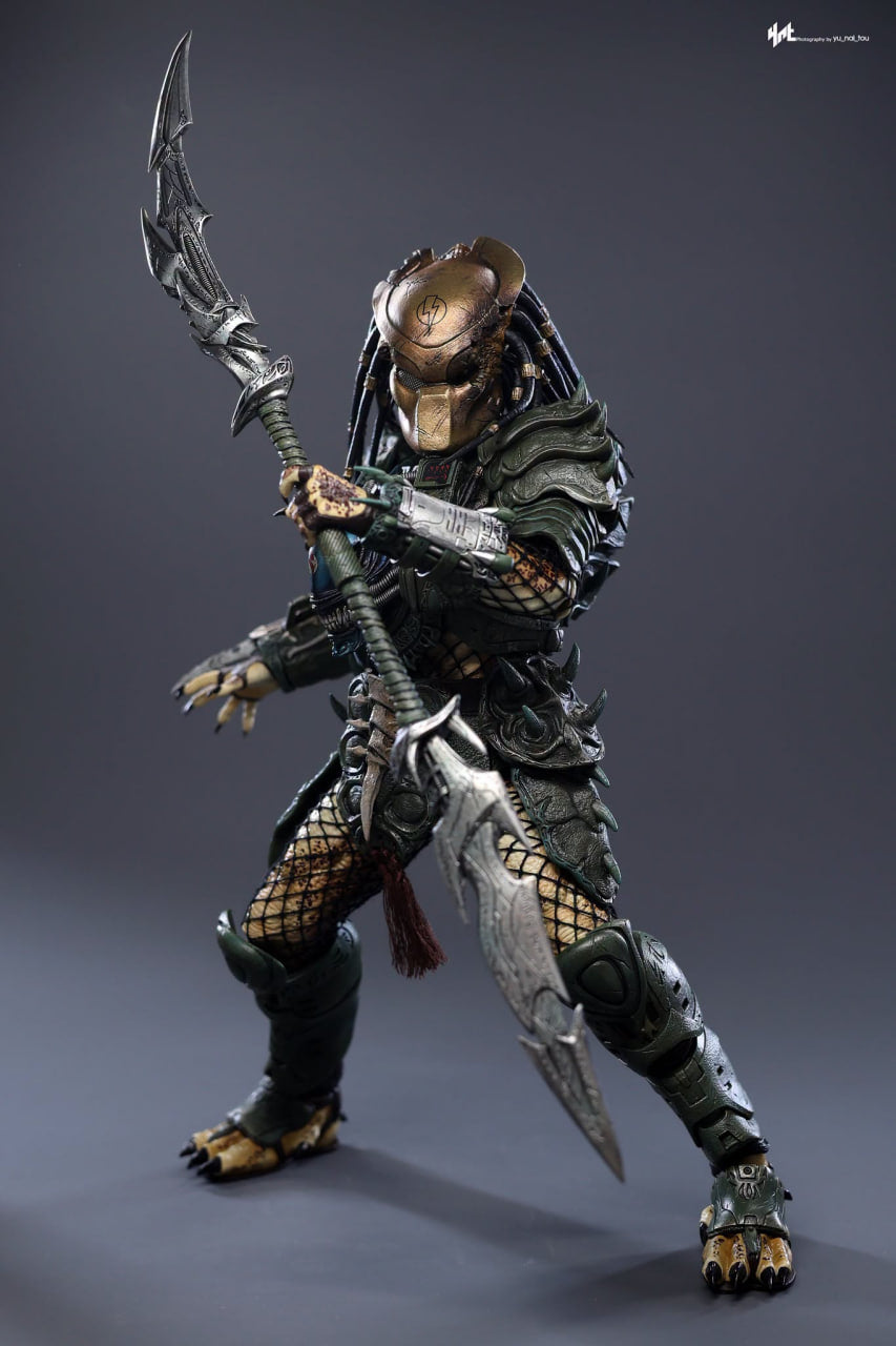 READY🔥Hot Toys CMS029B Predator 1/6th scale Broken Tusk Predator (Special Edition)