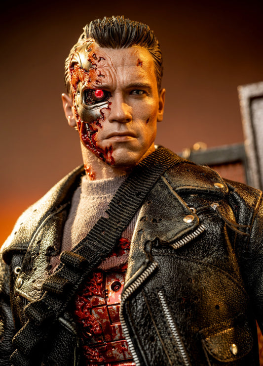 🔥Hot Toys DX46 Terminator 2: Judgment Day T-800 (Battle Damaged Version 2.0) 1/6th scale Collectible Figure
