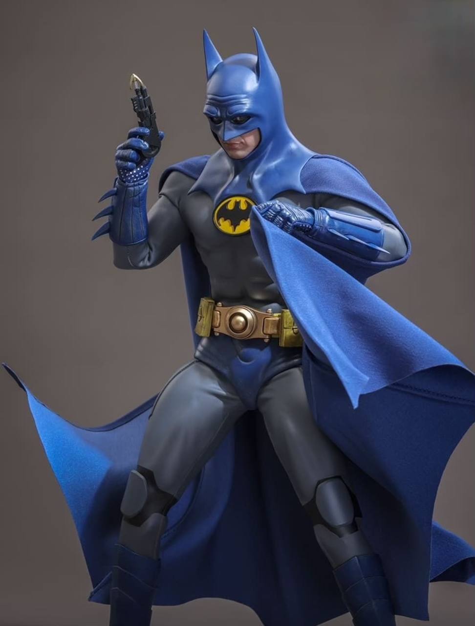 READY🔥Hot Toys MMS834 The Flash Batman (Blue & Grey Suit) [Hot