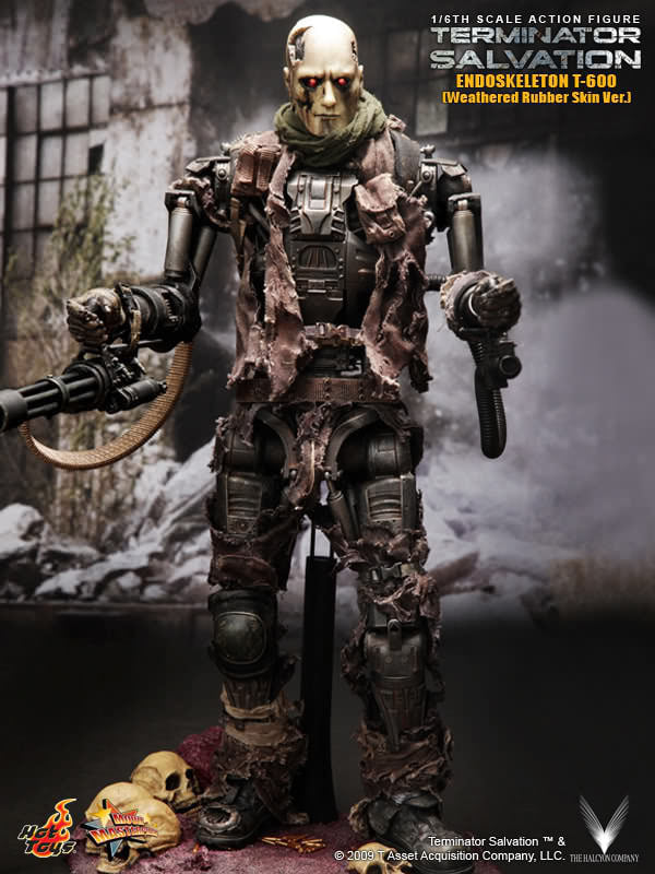 READY🔥Hot Toys MMS104 Terminator : Salvation T-600 Endoskeleton (Weathered Rubber Skin) 1/6th Scale Collectible Figure - Non-refundable
