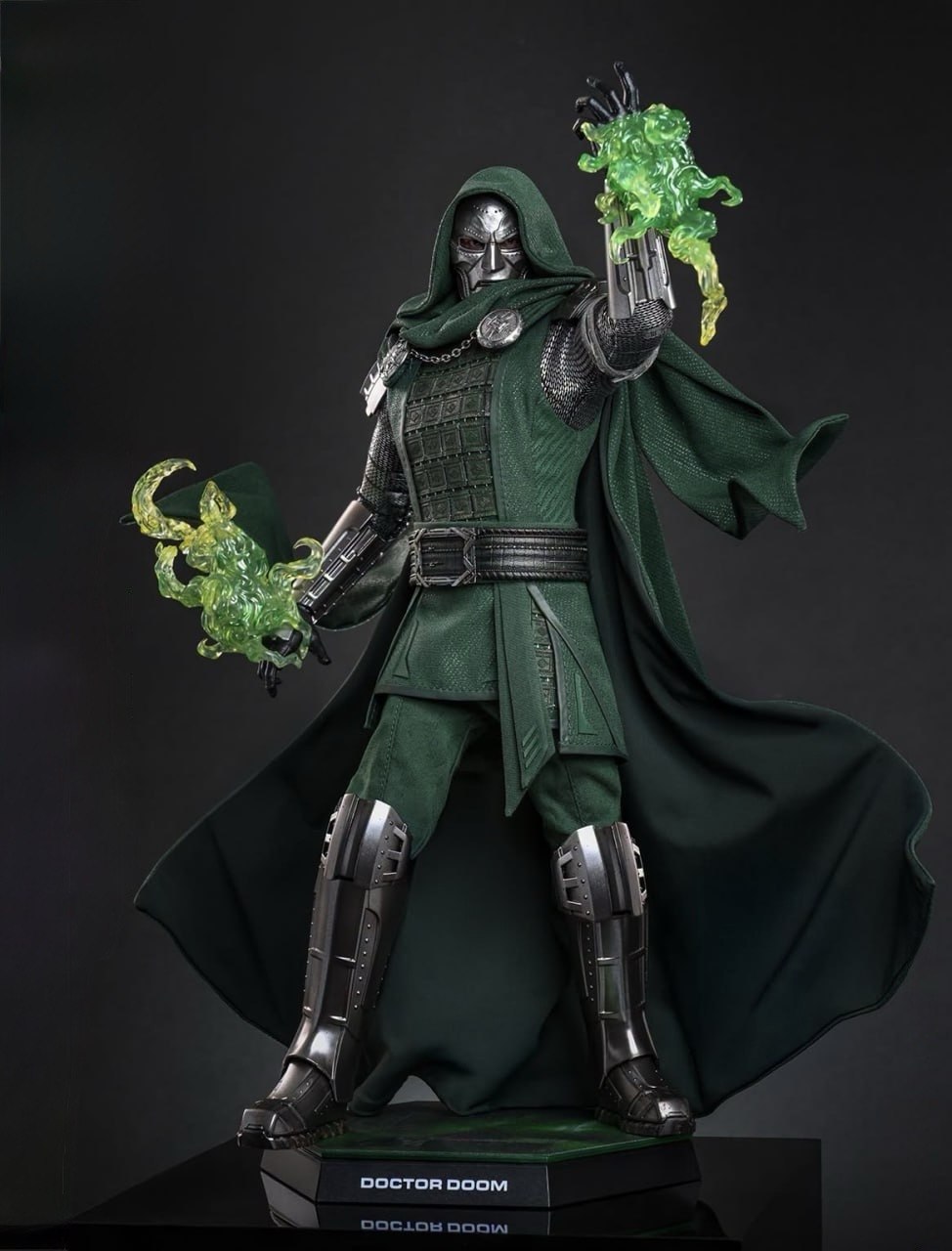 Preorder🔥Hot Toys MMS907 Avengers: Doomsday - 1/6th scale Doctor