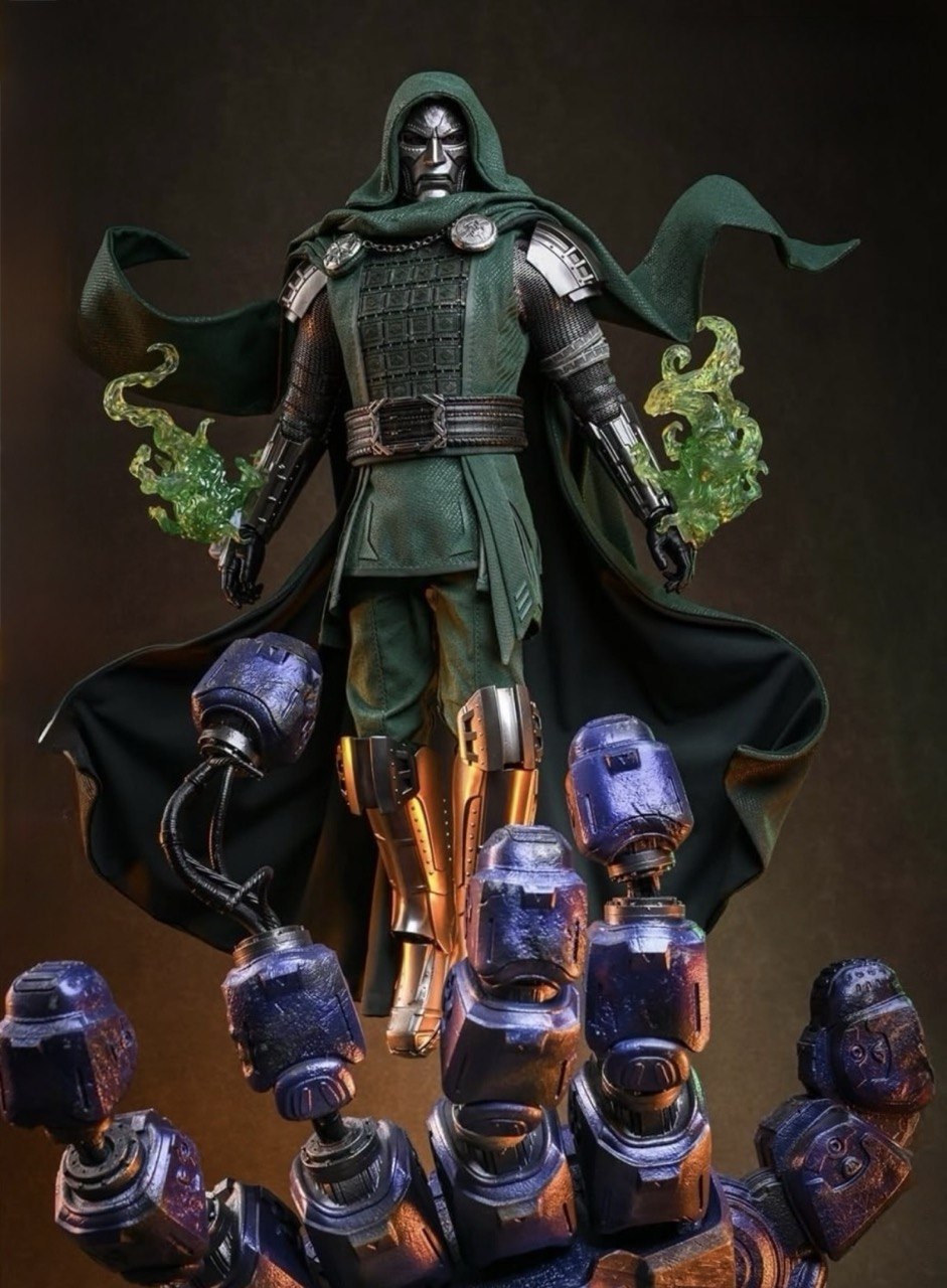 Preorder🔥Hot Toys Avengers: Doomsday - 1/6th scale Doctor Doom (Deluxe Version) (Ultimate Version)