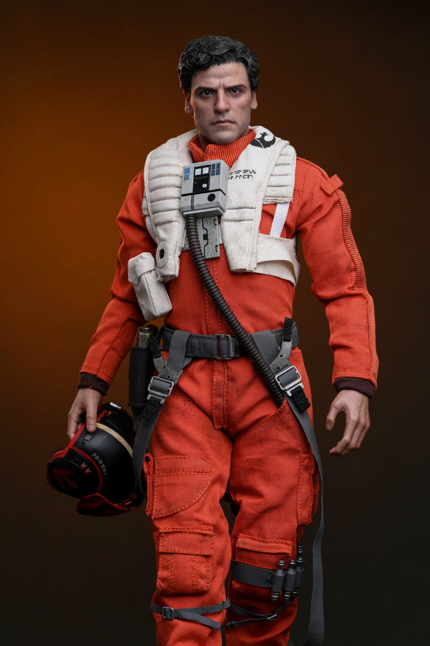 READY🔥Hot Toys MMS806 Star Wars The Force Awakens 1/6th scale Poe Dameron Collectible Figure