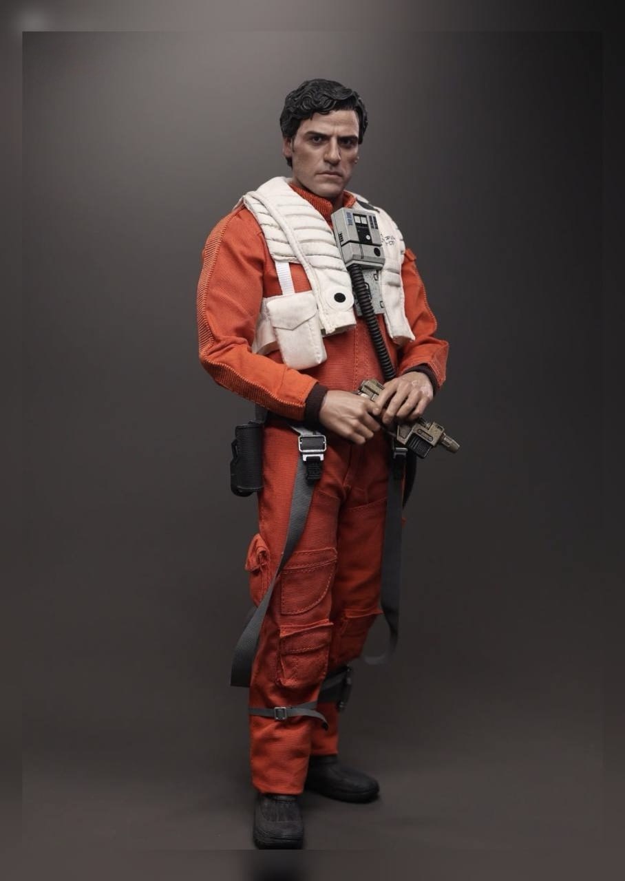 READY🔥Hot Toys MMS806 Star Wars The Force Awakens 1/6th scale Poe Dameron Collectible Figure