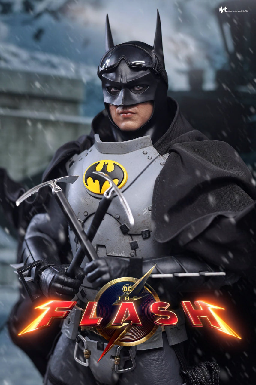 READY🔥Hot Toys MMS897 The Flash - Batman (Arctic Suit) 1/6th Collectible Figure [Hot Toys Exclusive]
