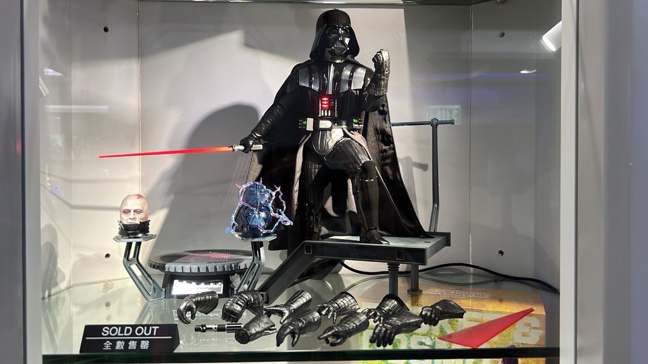 Hot Toys MMS700 Darth Vader™ (Deluxe Version) (Return of the Jedi 40th Anniversary Collection)