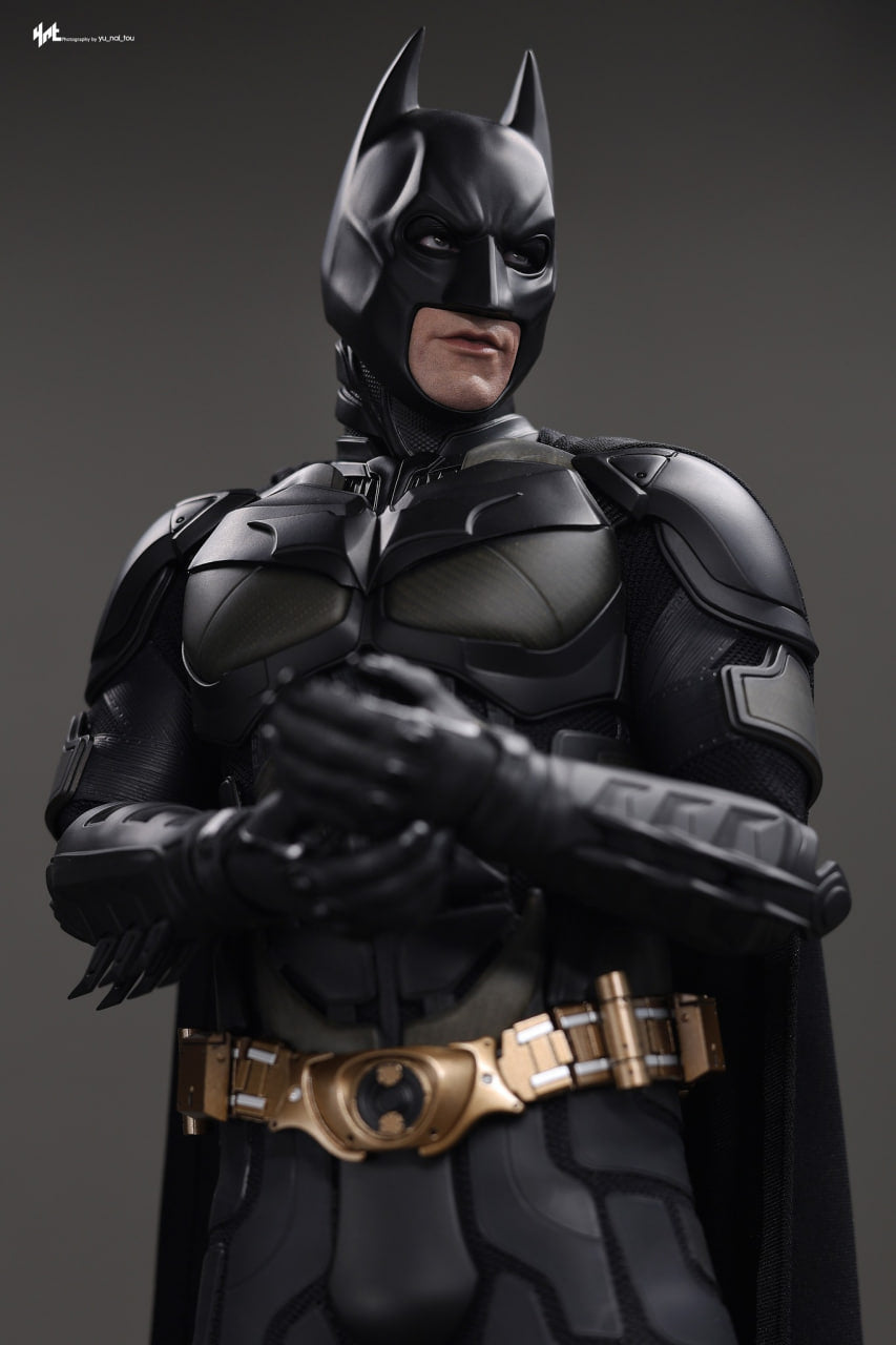 🔥Hot Toys MMS750 Batman The Dark Knight - 1/6th scale Batman Armory with Bruce Wayne (2.0) Collectible Set