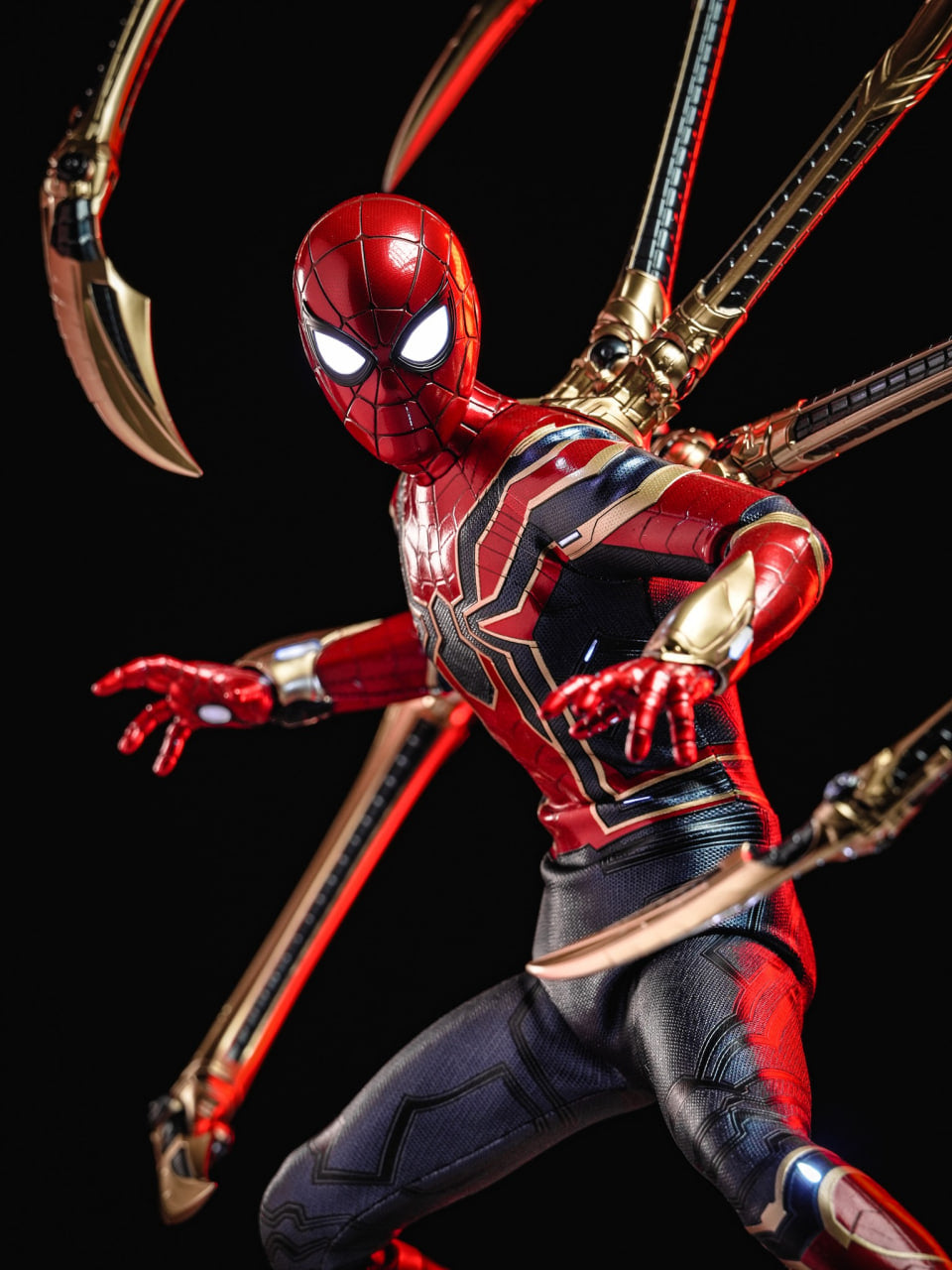 Hot Toys added a photo to the album: Spider-Man – 1:6 Spider-Man (Iron Spider Armor) Final Product Hot Toys added a photo to the album: Spider-Man – 1:6 Spider-Man (Iron Spider Armor) Final Product