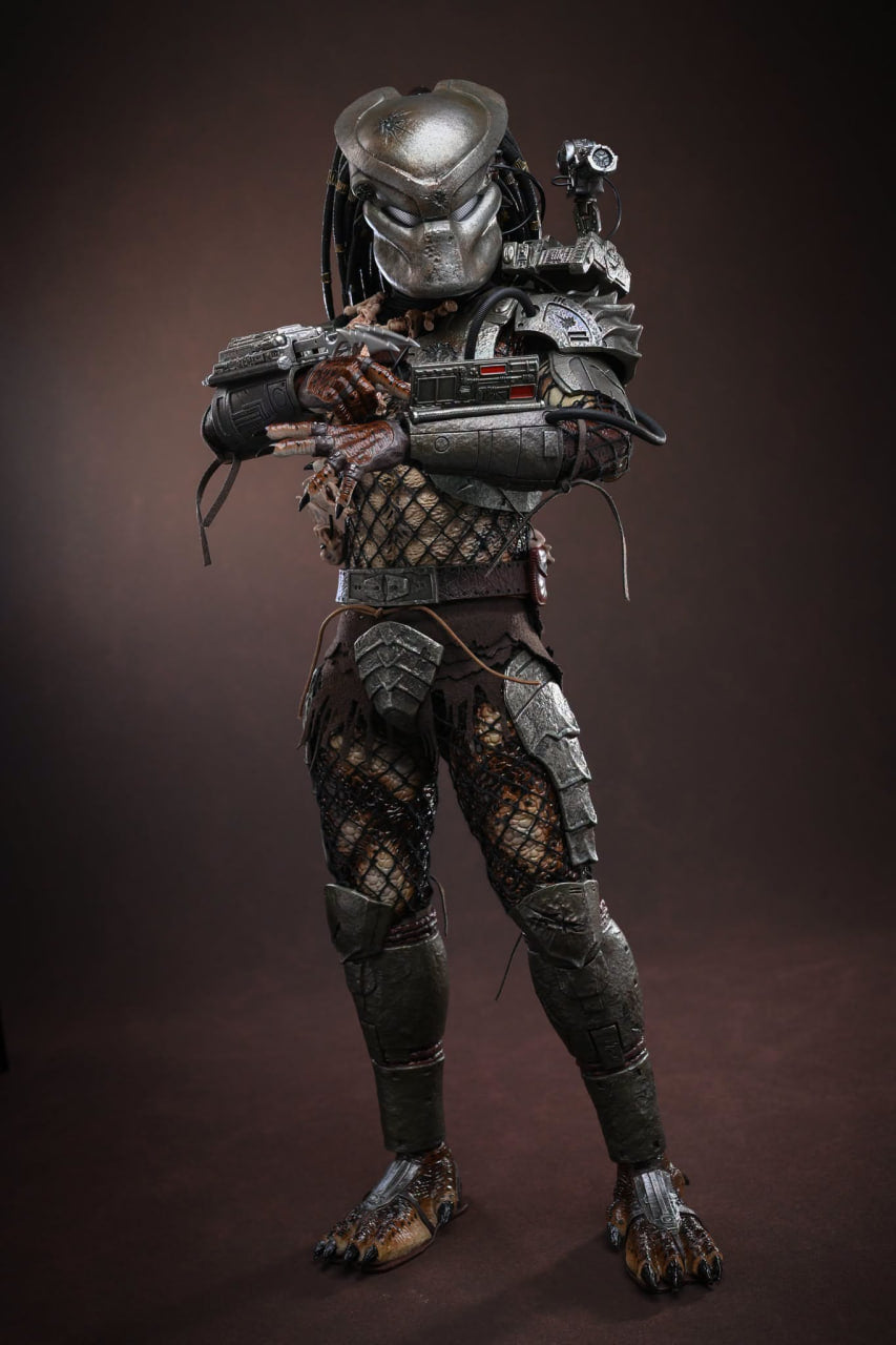 🔥Hot Toys MMS817 Predator Predator (2.0) 1/6th scale Collectible Figure (Deluxe Version)