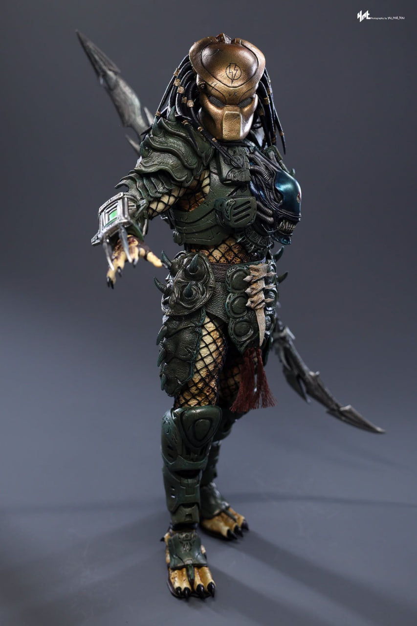 READY🔥Hot Toys CMS029B Predator 1/6th scale Broken Tusk Predator (Special Edition)