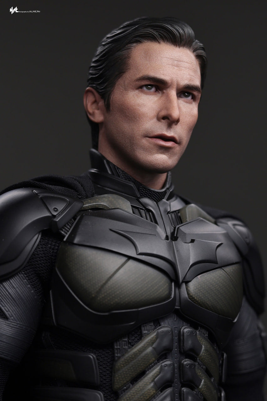 🔥Hot Toys MMS750 Batman The Dark Knight - 1/6th scale Batman Armory with Bruce Wayne (2.0) Collectible Set