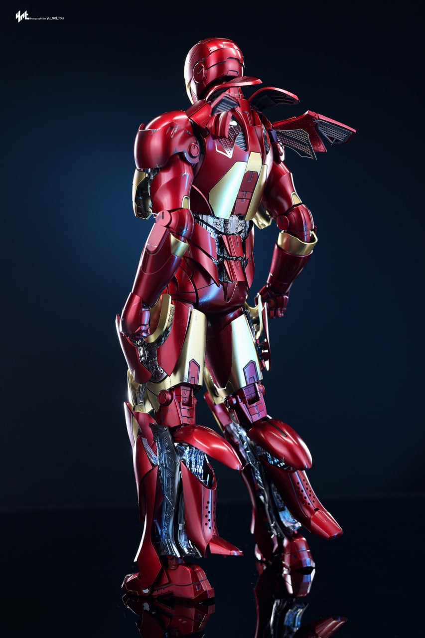 🔥Hot Toys MMS825D72B Iron Man 1/6th scale Iron Man Mark III (Armor Suit Up Version) Collectible Figure Special Edition