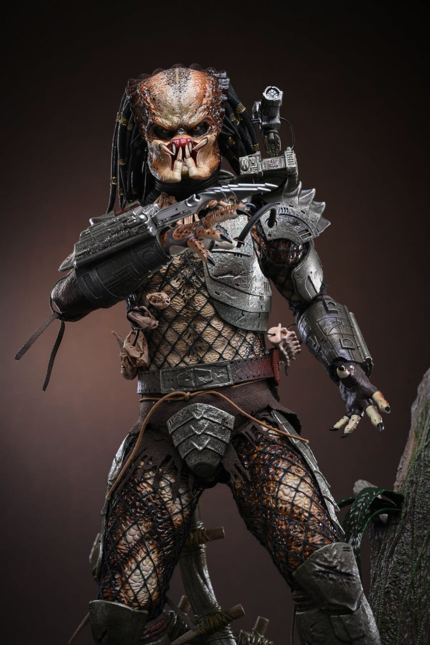 🔥Hot Toys MMS817 Predator Predator (2.0) 1/6th scale Collectible Figure (Deluxe Version)