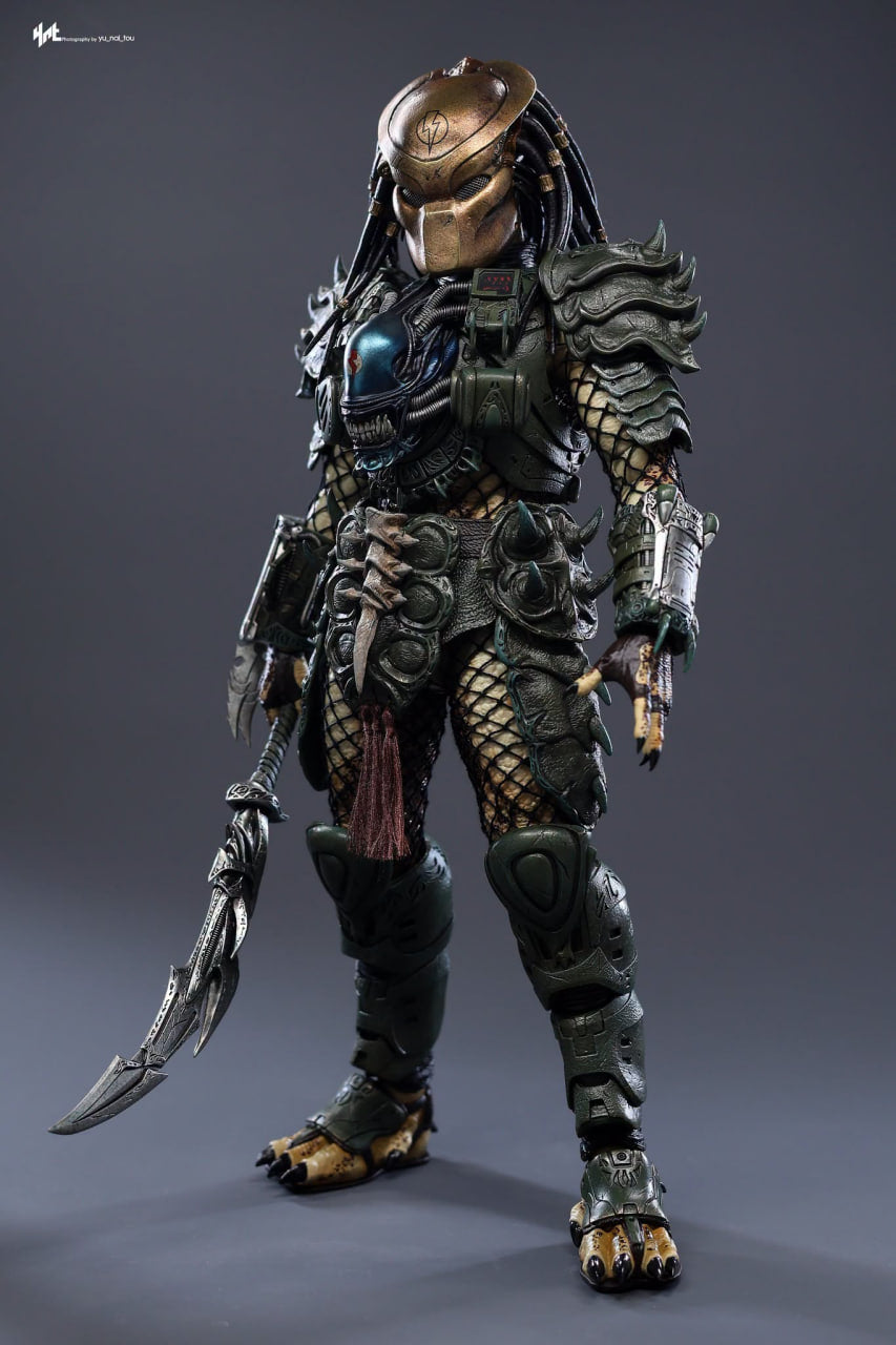 READY🔥Hot Toys CMS029B Predator 1/6th scale Broken Tusk Predator (Special Edition)